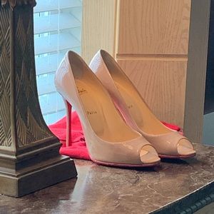 Christian Louboutin Tan/Nude Peep Toe heels